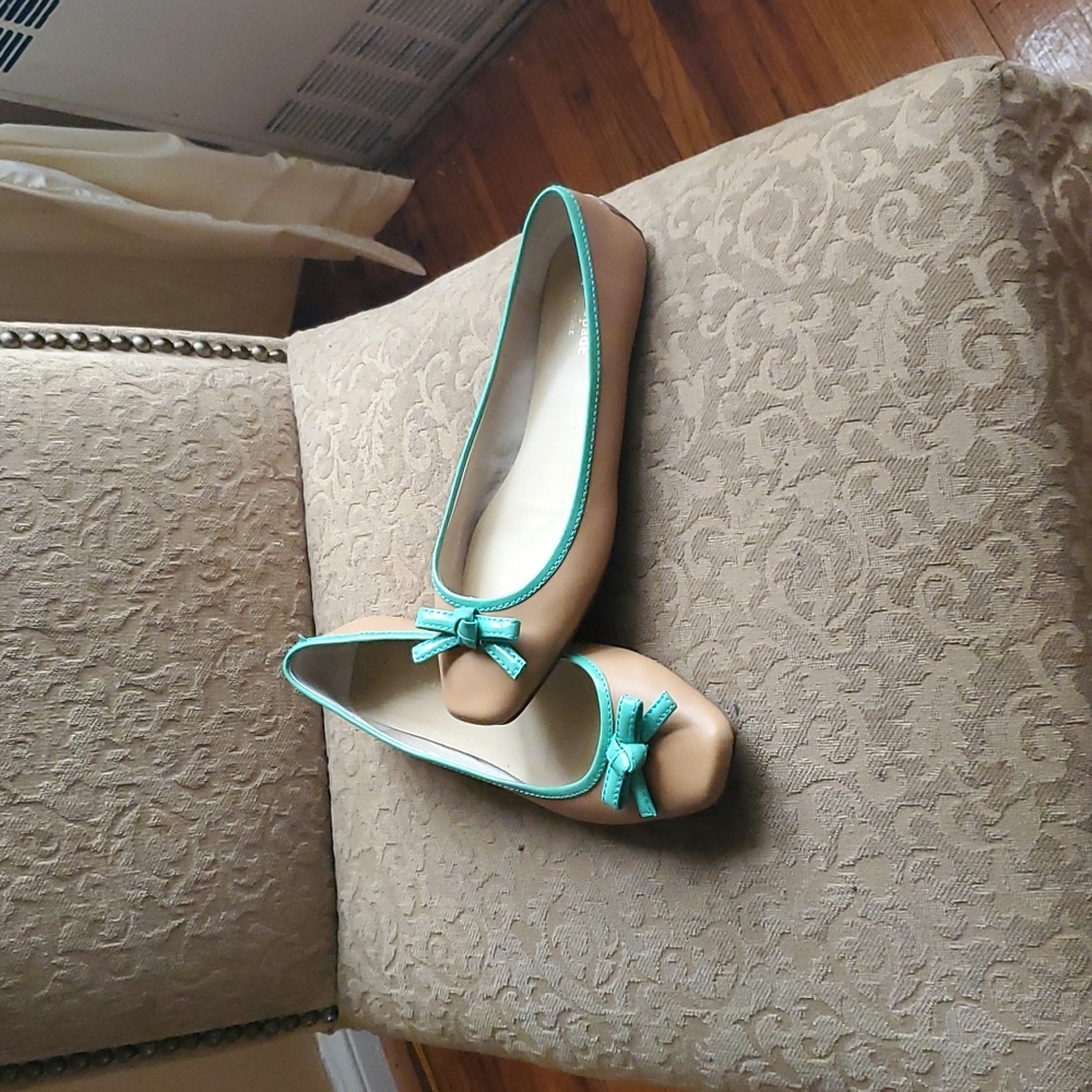 Shoes - Picture 3 of 3